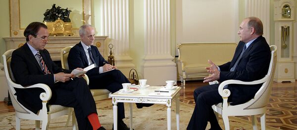 Russian President Vladimir Putin gives an interview to Italian newspaper Il Corriere della Sera ahead of his visit to Milan’s exposition Expo Milano 2015 — Feeding the Planet, Energy for Life. - Sputnik Afrique