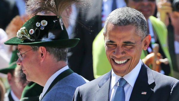 US President Barack Obama smiles as he arrives in Kruen, southern Germany, June 7, 2015 - Sputnik Afrique