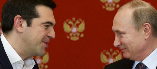 Russian President Vladimir Putin, right, and Greek Prime Minister Alexis Tsipras speak during a signing ceremony in the Kremlin - Sputnik Afrique