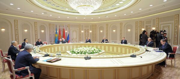 Рабочий визит В.Путина в Белоруссию для участия в заседании ВЕЭС - Sputnik Afrique