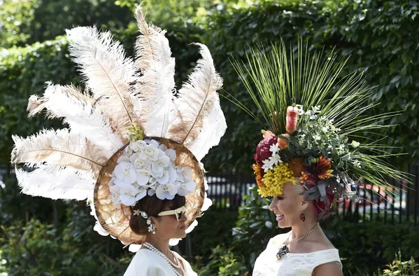 Les chapeaux fantastiques des courses royales d'Ascot Les chapeaux fantastiques des courses royales d'Ascot - Sputnik Afrique