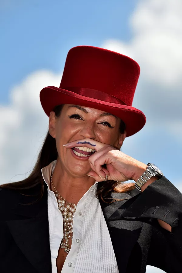 Les chapeaux fantastiques des courses royales d'Ascot Les chapeaux fantastiques des courses royales d'Ascot - Sputnik Afrique