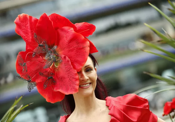 Les chapeaux fantastiques des courses royales d'Ascot Les chapeaux fantastiques des courses royales d'Ascot - Sputnik Afrique