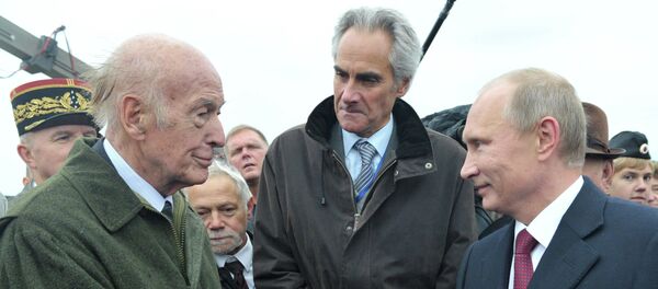 Giscard d’Estaing et Vladimir Poutine - Sputnik Afrique