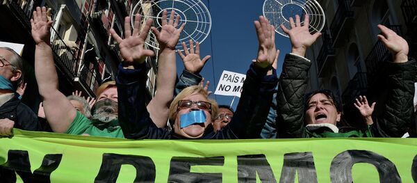 Manifestation contre la loi bâillon - Sputnik Afrique