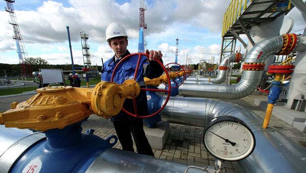 Работник Газпрома на газохранилище - Sputnik Afrique