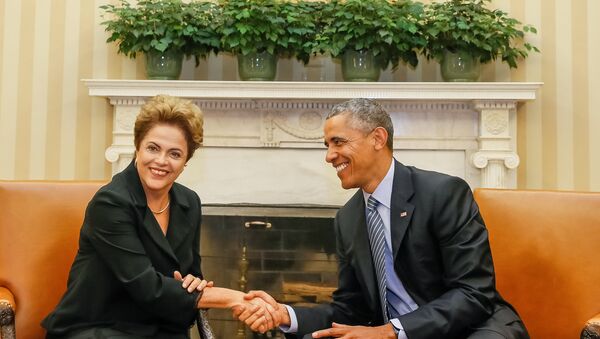 Présidente brésilienne Dilma Rousseff lors d'une réunions avec Barack Obama en 2015 - Sputnik Afrique