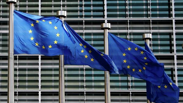 Bandiere Unione Europea di fronte uffici UE a Bruxelles - Sputnik Afrique