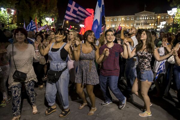 La Grèce fête les résultats du référendum - Sputnik Afrique