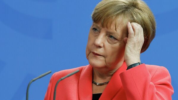 German Chancellor Angela Merkel gestures as she addresses the media after a meeting of party leaders and faction heads at the Chancellery in Berlin, Germany, June 29, 2015. - Sputnik Afrique