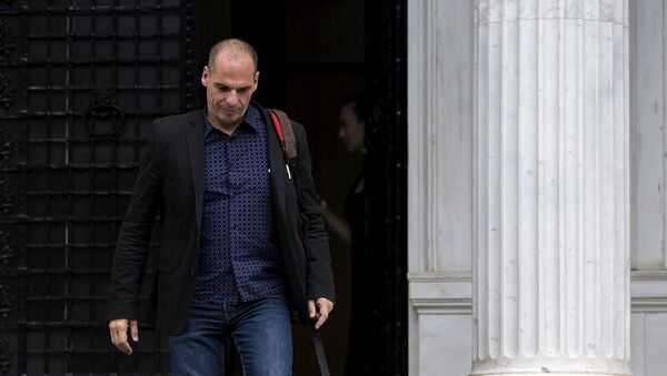 Greek Finance Minister Yanis Varoufakis leaves after a meeting at the office of Prime Minister Alexis Tsipras in Maximos Mansion in Athens, Greece June 28, 2015. - Sputnik Afrique