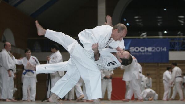 Премьер-министр РФ Владимир Путин провел тренировку по дзюдо в Школе высшего спортивного мастерства в Санкт-Петербурге - Sputnik Afrique