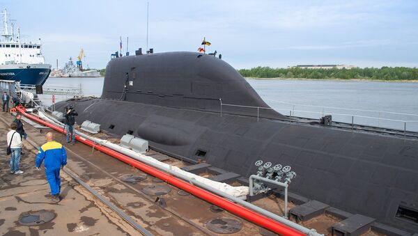 The first multirole Yasen K-560 Severodvinsk submarine by the pier of the Sevmash shipyard in Severodvinsk - Sputnik Afrique