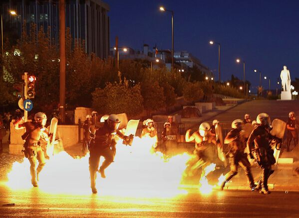 Violentes émeutes à Athènes - Sputnik Afrique