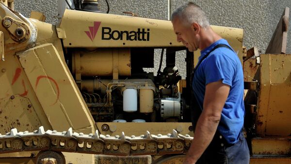 Un technicien de la société Bonatti. Image d'illustration - Sputnik Afrique