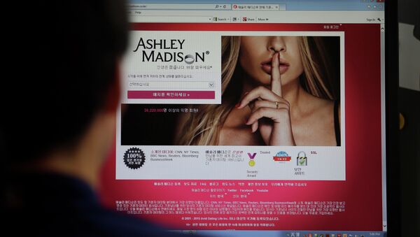 In this June 10, 2015 photo, Ashley Madison's Korean web site is shown on a computer screen in Seoul, South Korea. - Sputnik Afrique