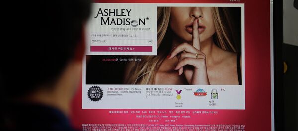 In this June 10, 2015 photo, Ashley Madison's Korean web site is shown on a computer screen in Seoul, South Korea. - Sputnik Afrique