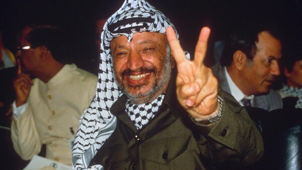 Arafat's signature peace symbol delivered in New York, 1993 - Sputnik Afrique