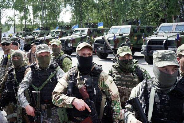 Les exercices de la Garde nationale d'Ukraine près de Kiev - Sputnik Afrique