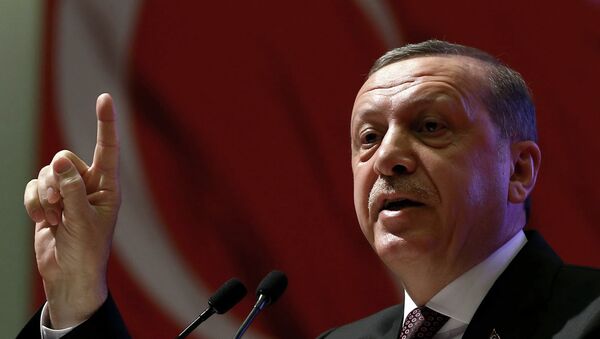 Turkey's President Recep Tayyip Erdogan addresses women during a meeting in Ankara, Turkey, Friday, March 6, 2015 - Sputnik Afrique