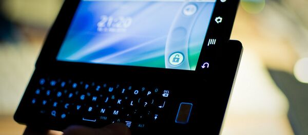 Смартфон Motorola Milestone на ОС Android 2.1 Смартфон Motorola Milestone на ОС Android 2.1 - Sputnik Afrique