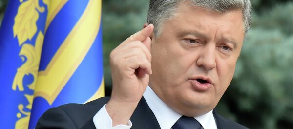 Ukrainian President Petro Poroshenko addresses medias in Kiev on July 1, 2015. - Sputnik Afrique