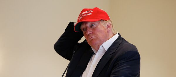 US Presidential Candidate Donald Trump answers questions from the media at a press conference during a visit to his Scottish golf course Turnberry Action - Sputnik Afrique