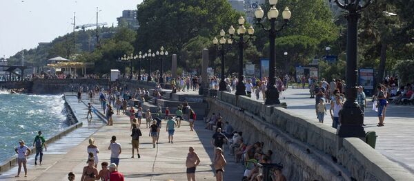 Sur un quai de Yalta, en Crimée - Sputnik Afrique