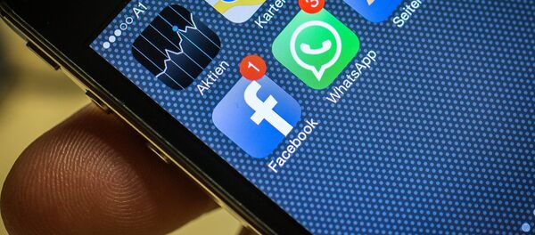 Facebook et Whatsapp - Sputnik Afrique