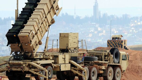 A Patriot missile launcher system is pictured at a Turkish military base in Gaziantep on February 5, 2013 - Sputnik Afrique