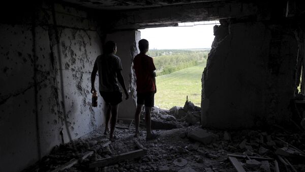 According to locals was caused by recent shelling, in Avdiivka in Donetsk region, Ukraine, July 18, 2015 - Sputnik Afrique