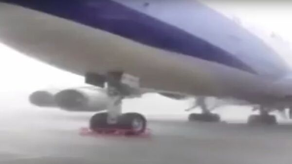 Un typhon réussit à soulever un Boeing 747 - Sputnik Afrique