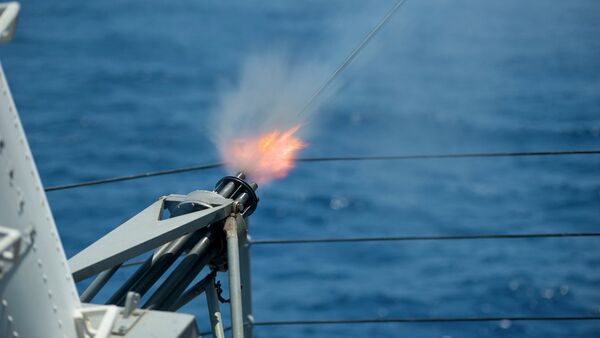 Rounds are fired from the Phalanx close-in weapons system aboard USS Blue Ridge. - Sputnik Afrique