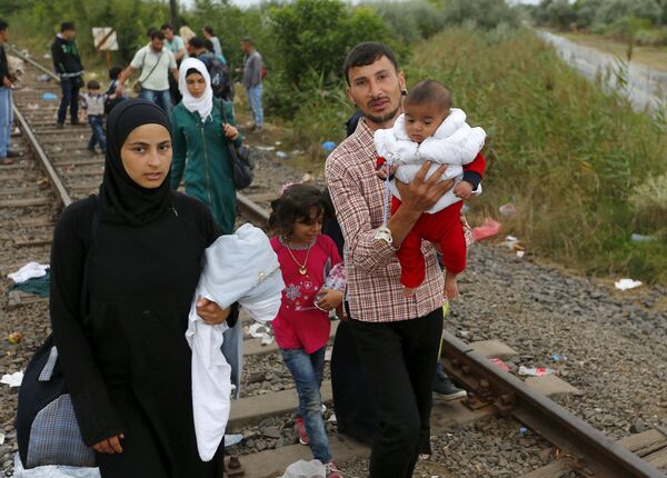 Des réfugiés syriens atteignent la Hongrie - Sputnik Afrique