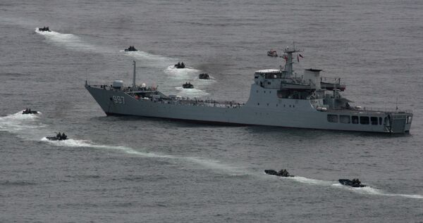 Exercices militaires sino-russes: un débarquement naval brillant - Sputnik Afrique