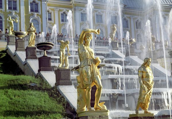 Les fontaines du palais de Peterhof - Sputnik Afrique