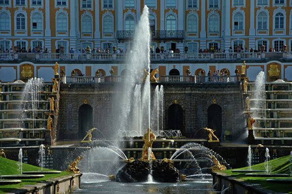 Les fontaines du palais de Peterhof - Sputnik Afrique