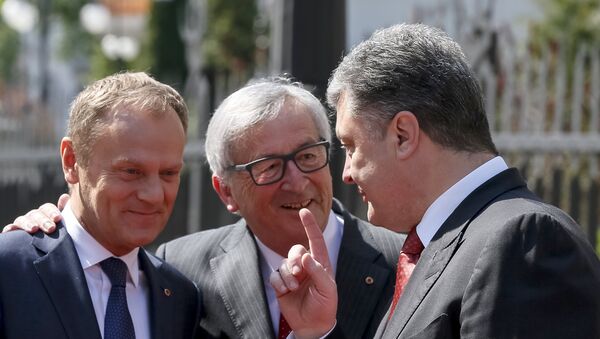 Porochenko, Juncker et Tusk - Sputnik Afrique