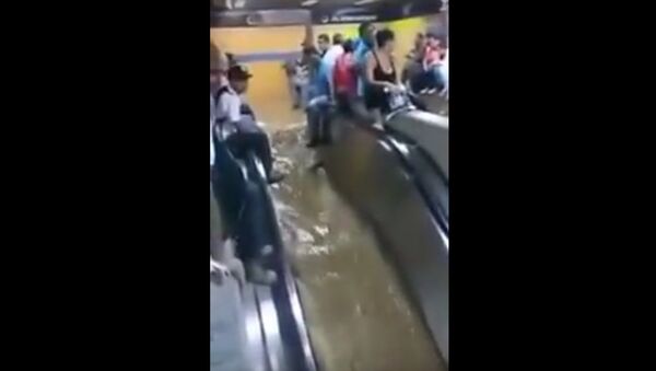 Inondation spectaculaire dans le métro de Caracas - Sputnik Afrique