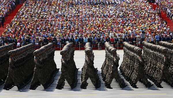 Soldiers of China's People's Liberation Army (PLA) march during the military parade to mark the 70th anniversary of the end of World War Two, in Beijing, China, September 3, 2015 - Sputnik Afrique