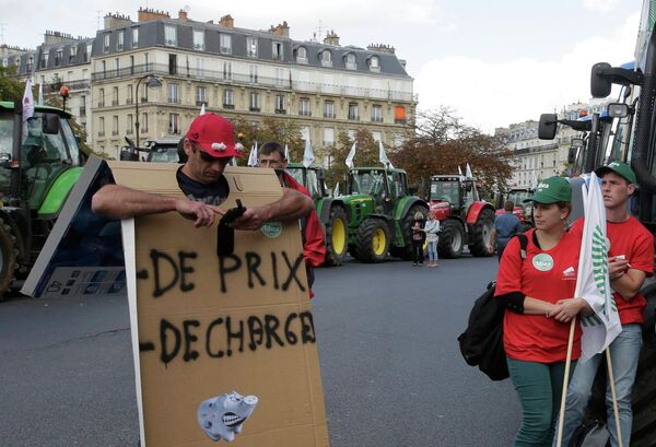 Crise des agriculteurs : des centaines de tracteurs à Paris - Sputnik Afrique