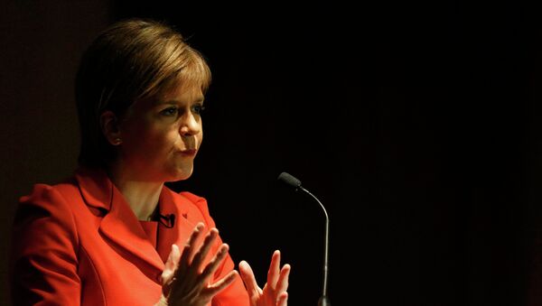 Scotland's First Minister Nicola Sturgeon gestures as she speaks at Tynecastle Stadium in Edinburgh, Scotland, Britain May 26, 2015. - Sputnik Afrique