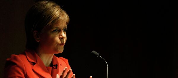 Scotland's First Minister Nicola Sturgeon gestures as she speaks at Tynecastle Stadium in Edinburgh, Scotland, Britain May 26, 2015. Scotland's First Minister Nicola Sturgeon gestures as she speaks at Tynecastle Stadium in Edinburgh, Scotland, Britain May 26, 2015. - Sputnik Afrique