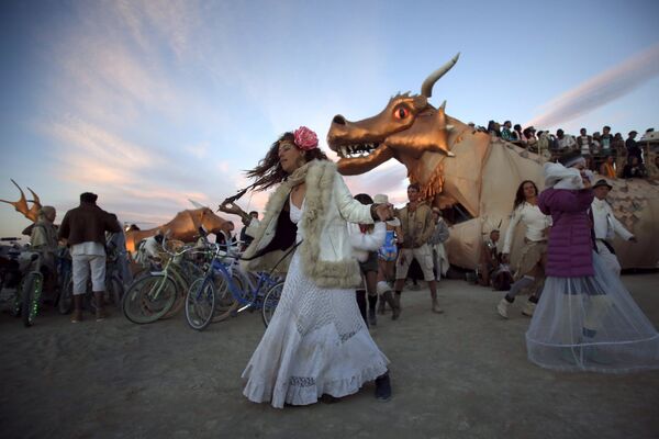 Festival Burning Man: folie éphémère dans le désert du Nevada - Sputnik Afrique
