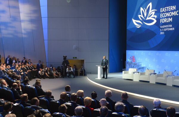 Poutine au Forum économique oriental de Vladivostok - Sputnik Afrique