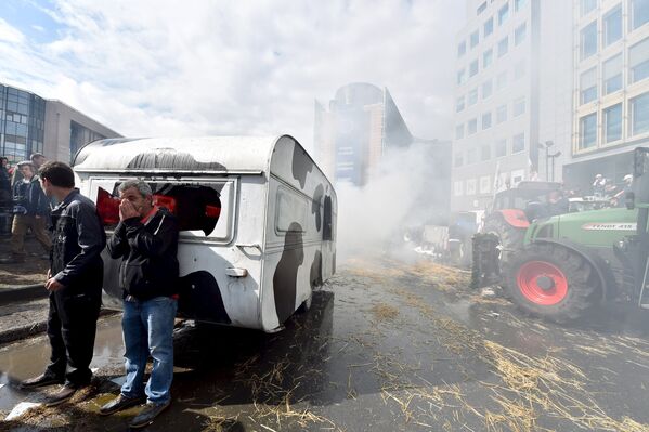 Manifestation des agriculteurs: des centaines de tracteurs à Bruxelles - Sputnik Afrique