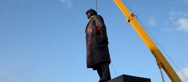 Demolition of Lenin Monument in Slavyansk - Sputnik Afrique