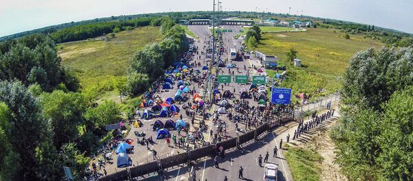 Migrants. Frontière de la Serbie - Sputnik Afrique