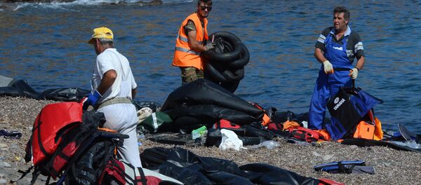 Des migrants, la Méditerranée - Sputnik Afrique