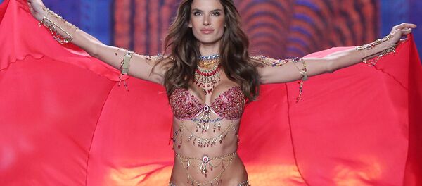 Le soutien-gorge, symbole de féminité ou instrument de torture? - Sputnik Afrique